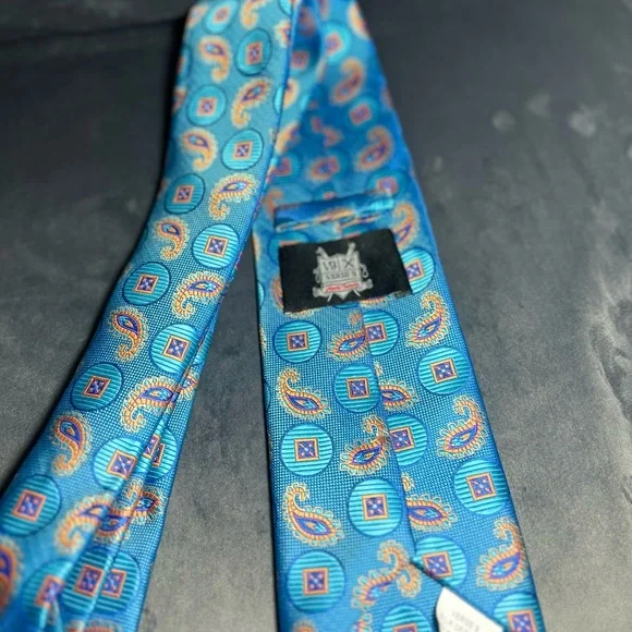 Designer men’s VERSE9 brand tie
